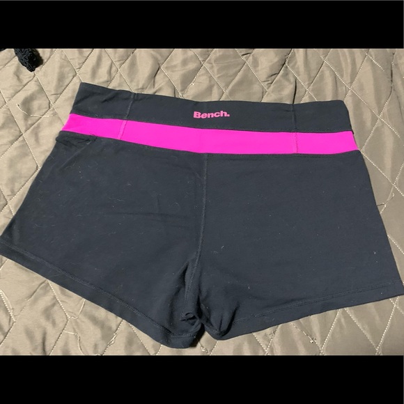 Bench Shorts - Picture 2 of 3